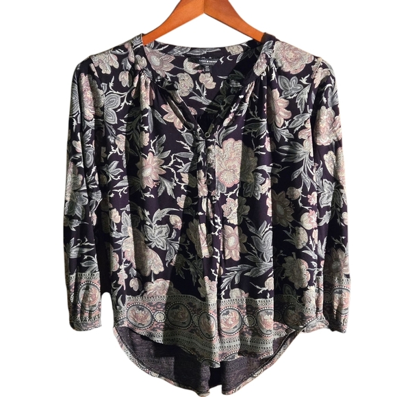 Lucky Brand Top Black Floral Long Sleeve V-Neck Hi-Lo Hem Blouse Women Size SP - Picture 1 of 12